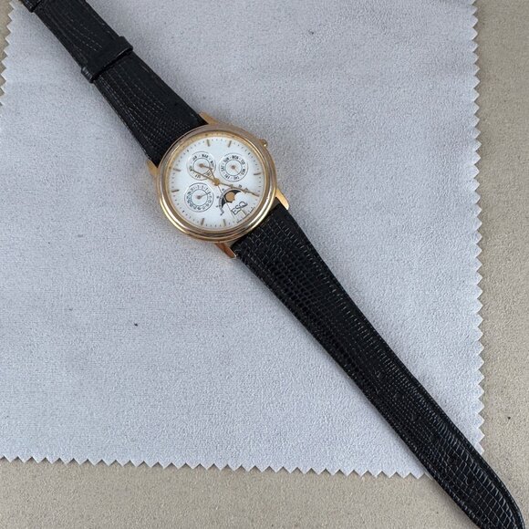Vintage Swiss Made Authentic Movado Moon Phase and Triple Date Unisex Watch main image 6